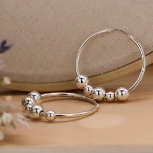 Boucles d&rsquo;oreilles créoles perlées en Argent massif