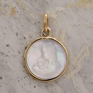 Médaille de baptême Vierge Marie à l&rsquo;enfant en Or jaune 18 carats et nacre
