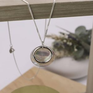 Pendentif Anneau Petit modèle en Argent massif et nacre