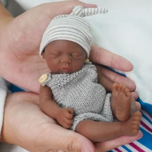 Bébé Reborn Prématuré Garçon Noir – Andy