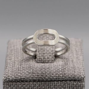Bague Maille Ovale striée en argent massif