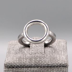 Bague Grand Rond en argent massif rhodié