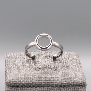 Bague Petit Rond en argent massif rhodié