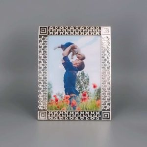 Cadre photo en argent massif ronde d&rsquo;enfant